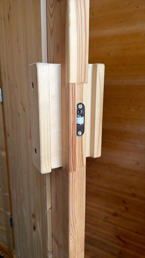 Rullasalpa ja puukahvat